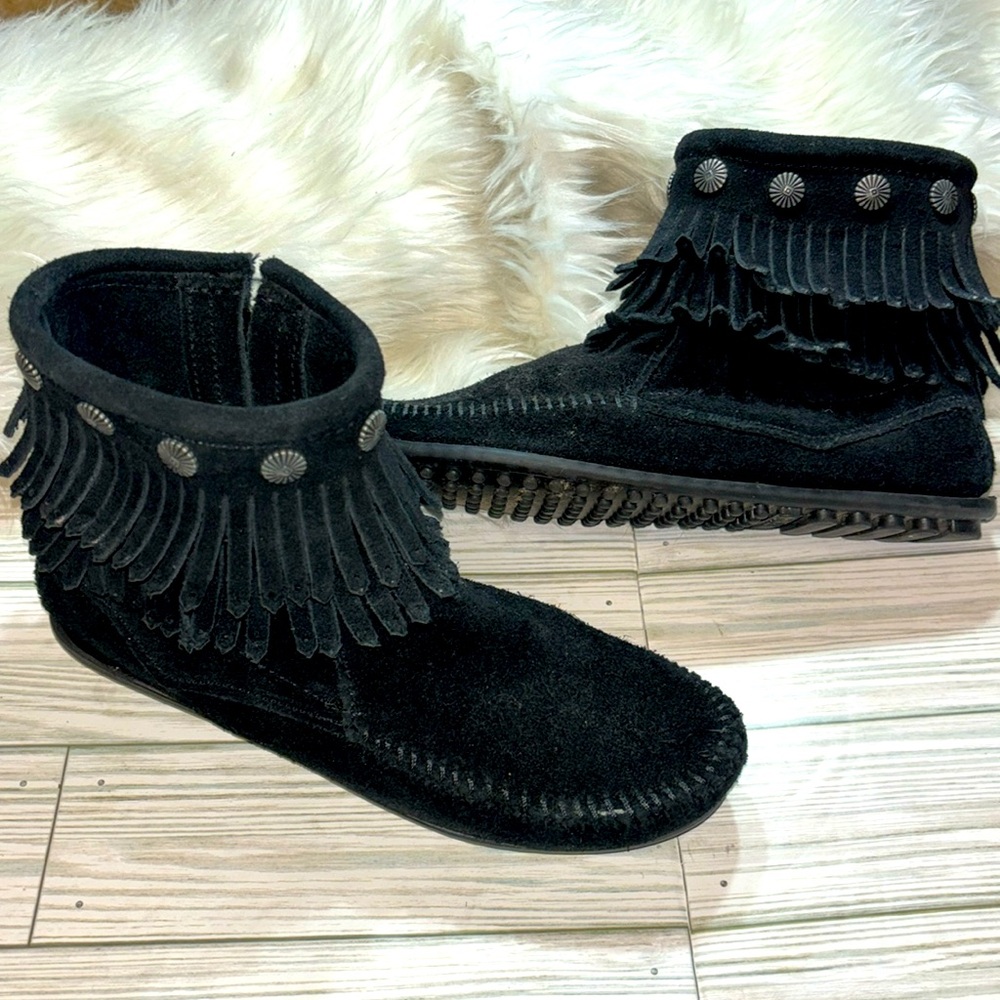Minnetonka Black Suede Moccasins Ankle Booties Western Women’s Size 6.5